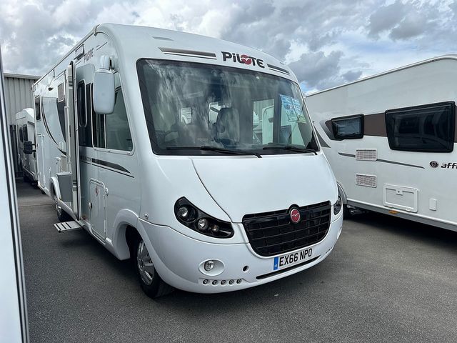 Pilote Sensation G700 Motorhome (2016) - Picture 2