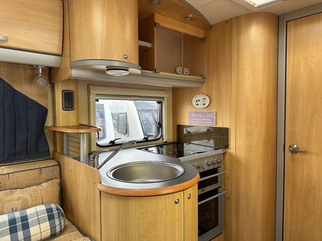 Ace Airstream 630EW Motorhome (2007) - Picture 12