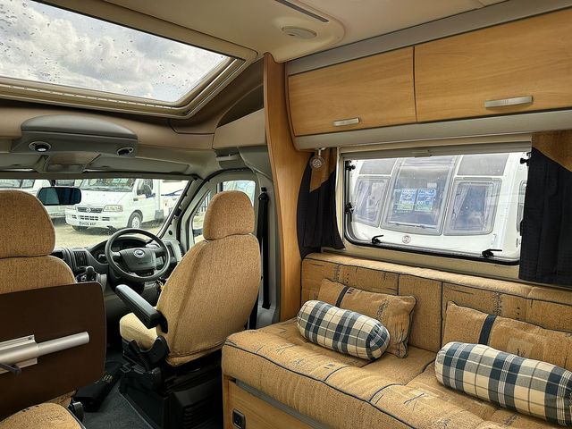 Ace Airstream 630EW Motorhome (2007) - Picture 4