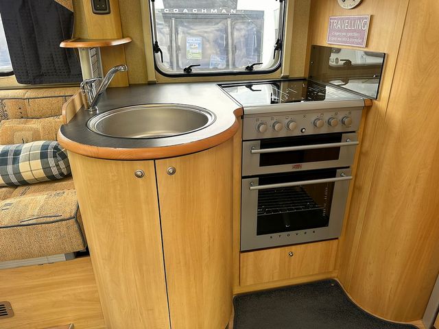 Ace Airstream 630EW Motorhome (2007) - Picture 6