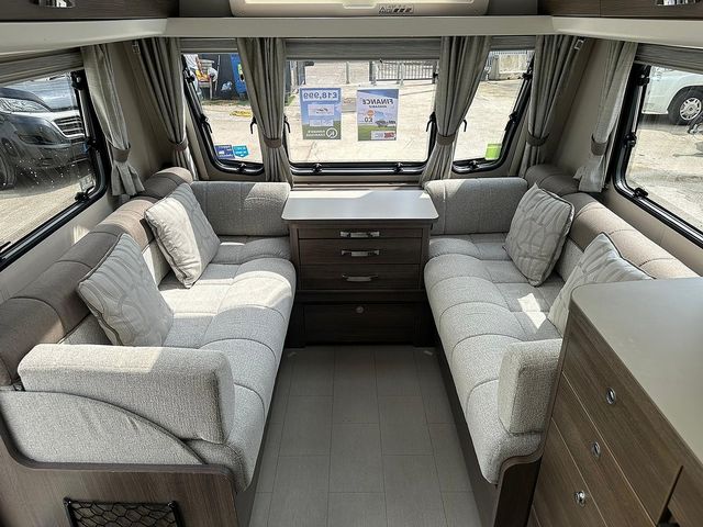 Elddis Affinity 554 Touring Caravan (2020) - Picture 11