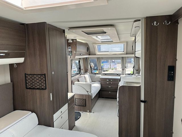 Elddis Affinity 554 Touring Caravan (2020) - Picture 12