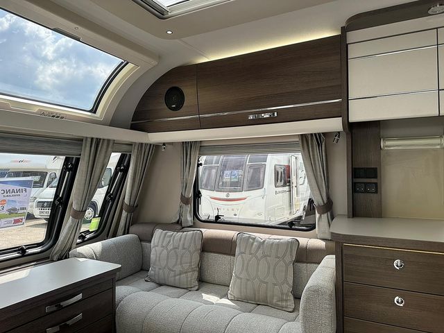 Elddis Affinity 554 Touring Caravan (2020) - Picture 5