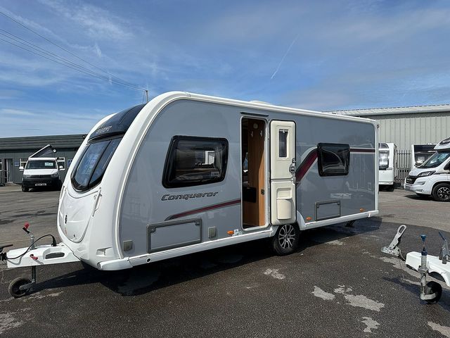 Swift Conqueror 565 Touring Caravan (2012) - Picture 2