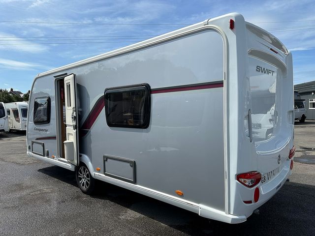 Swift Conqueror 565 Touring Caravan (2012) - Picture 3