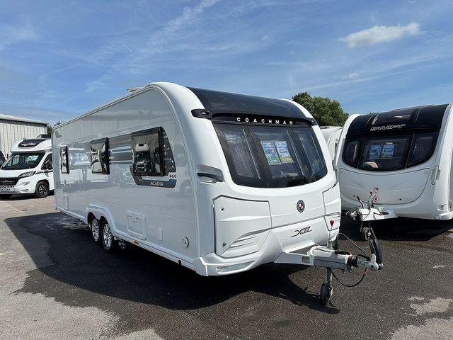 Coachman Arcadia 860 Touring Caravan (2021) - Picture 2