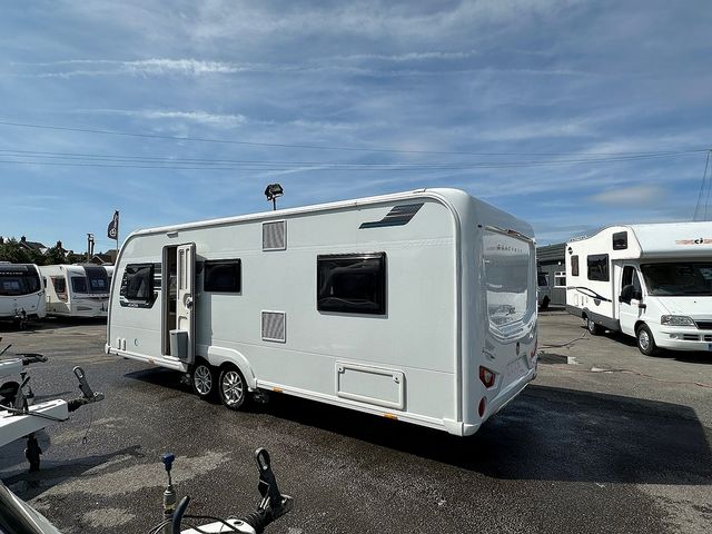 Coachman Arcadia 860 Touring Caravan (2021) - Picture 5