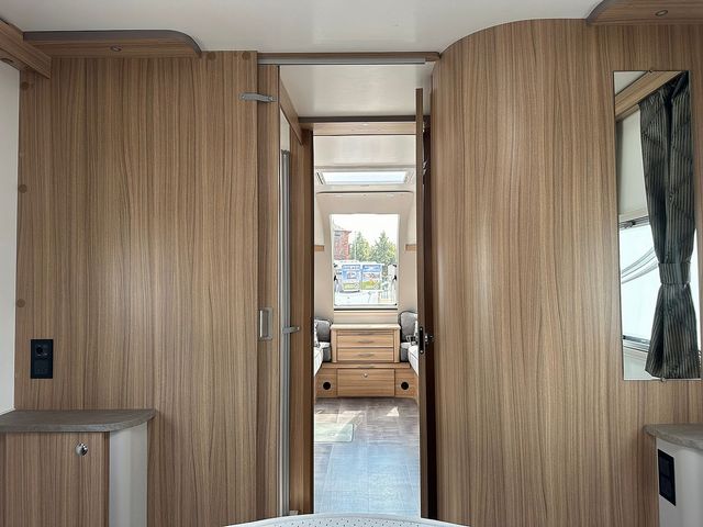 Bailey Pegasus Grande GT75 Portofino Touring Caravan (2024) - Picture 9