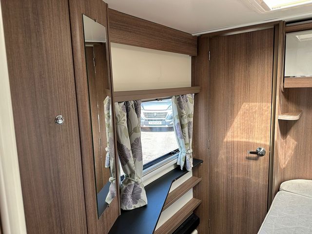 Bailey Unicorn Barcelona Touring Caravan (2018) - Picture 10