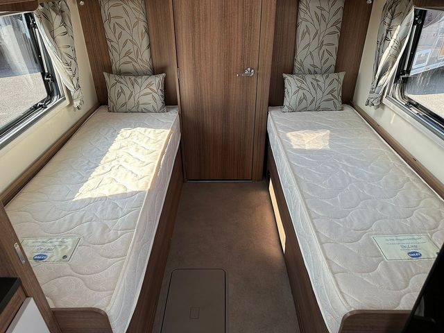 Bailey Unicorn Cadiz Touring Caravan (2019) - Picture 10