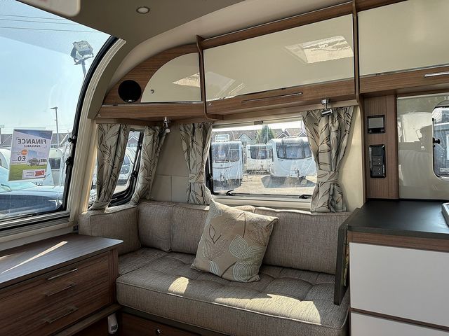 Bailey Unicorn Cadiz Touring Caravan (2019) - Picture 18