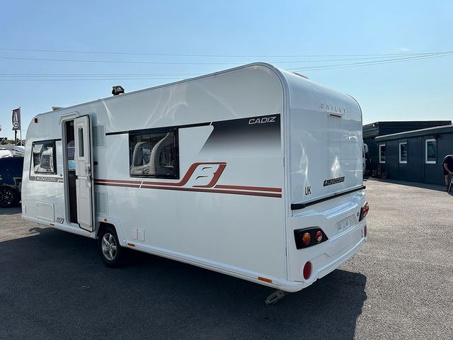 Bailey Unicorn Cadiz Touring Caravan (2019) - Picture 2