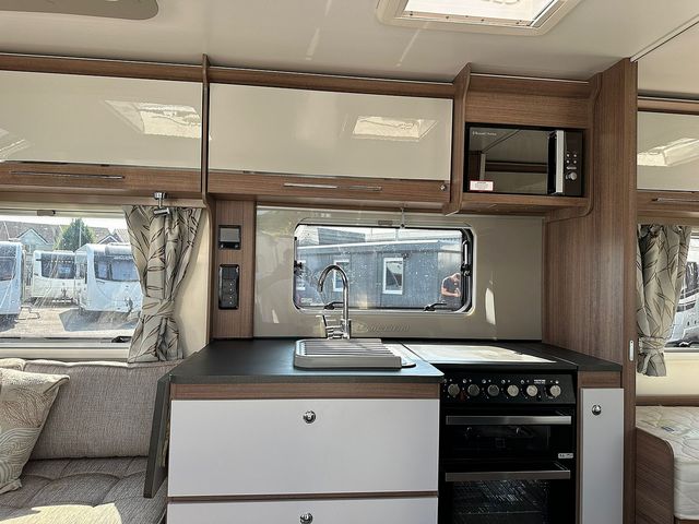 Bailey Unicorn Cadiz Touring Caravan (2019) - Picture 4