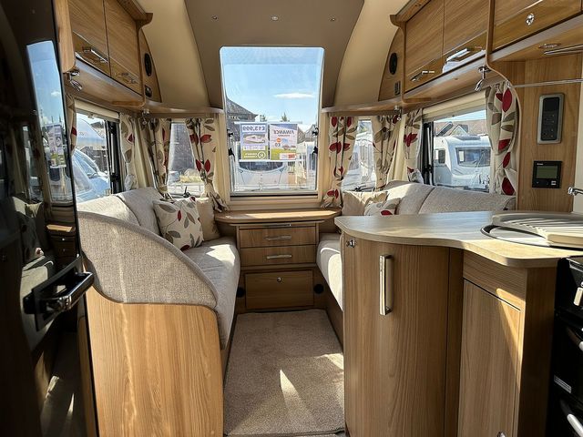 Bailey Pegasus Brindisi Touring Caravan (2017) - Picture 18