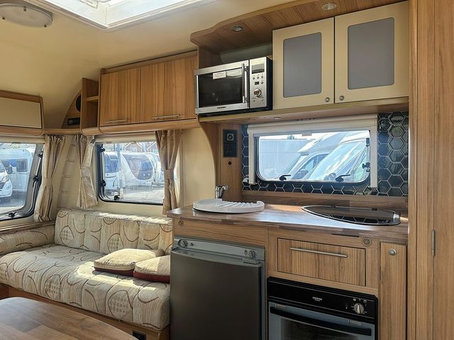 Bailey Orion 400/2 Touring Caravan (2012) - Picture 15