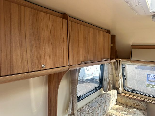 Bailey Orion 400/2 Touring Caravan (2012) - Picture 9