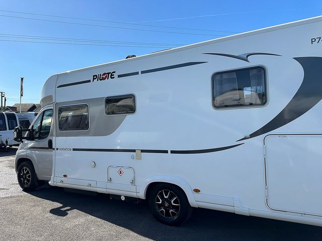 Pilote Sensation Motorhome (2018) - Picture 3