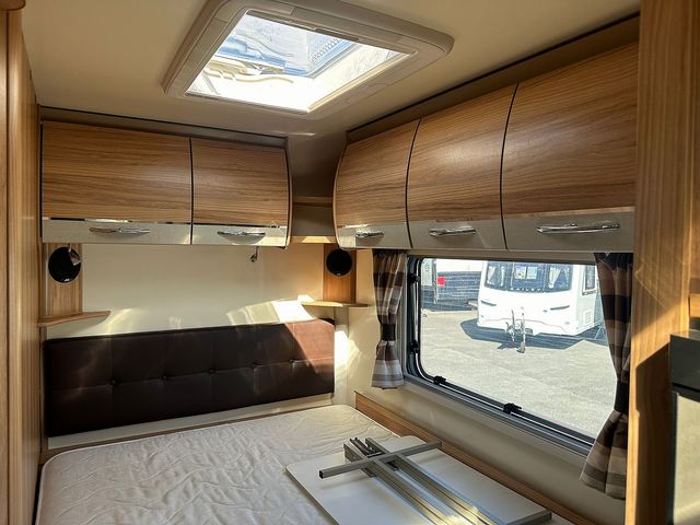 Bailey Approach Autograph 745 Motorhome (2015) - Picture 8