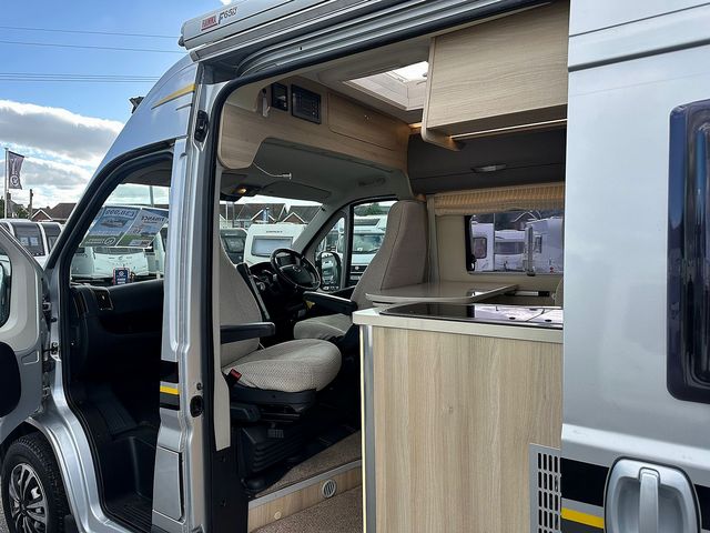 Autotrail Tribute T670 Campervan (2016) - Picture 14