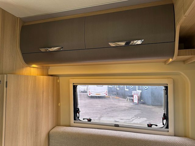 Autotrail Tribute T670 Campervan (2016) - Picture 19