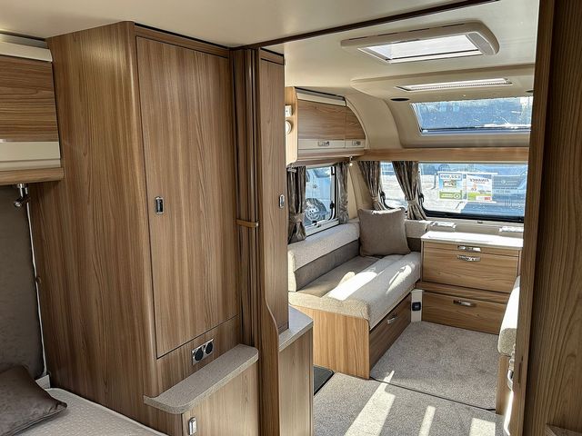 Swift Challenger 880X Touring Caravan (2022) - Picture 15