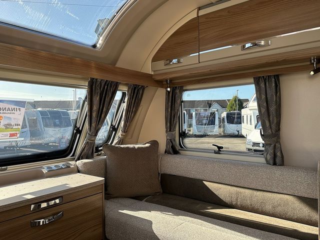 Swift Challenger 880X Touring Caravan (2022) - Picture 8