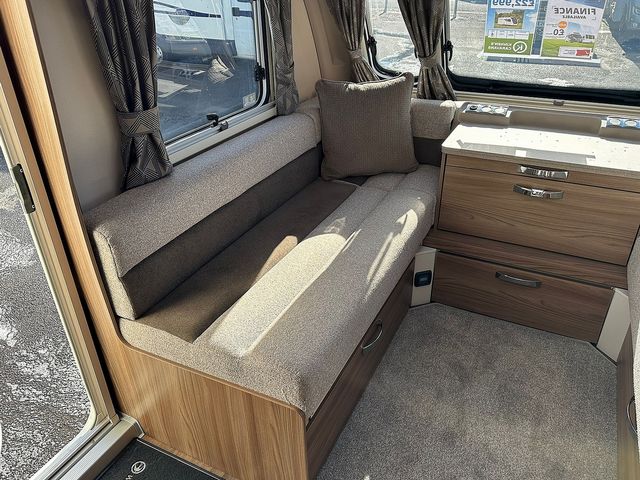 Swift Challenger 880X Touring Caravan (2022) - Picture 9