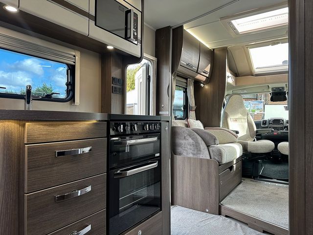 Elddis Majestic 250 Motorhome (2020) - Picture 12