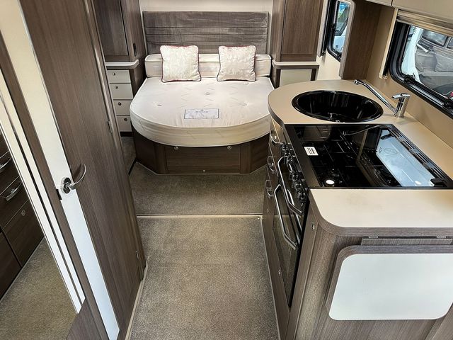 Elddis Majestic 250 Motorhome (2020) - Picture 13