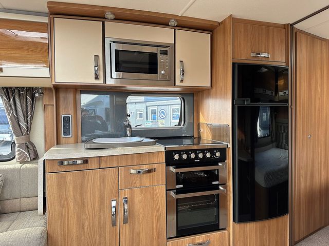 Swift Conqueror 630 Touring Caravan (2014) - Picture 15