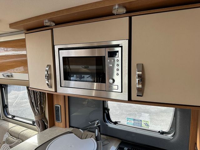 Swift Conqueror 630 Touring Caravan (2014) - Picture 5