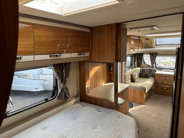 Swift Conqueror 630 Touring Caravan (2014) - Picture 7