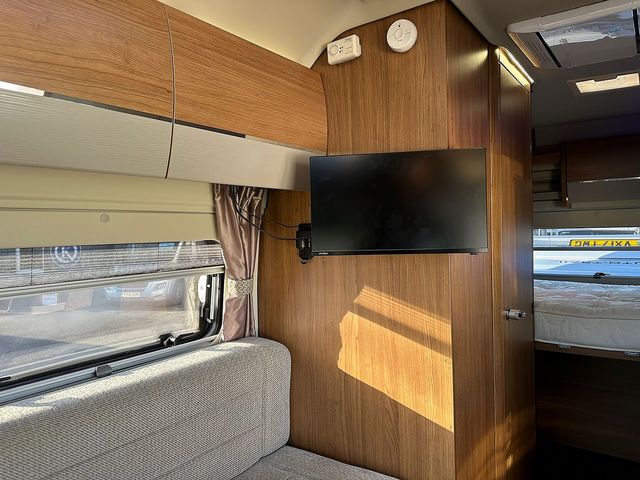 Fiat Autotrail 620 V Line Sport Campervan (2017) - Picture 17