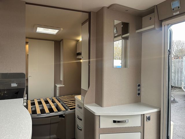 Swift Eccles 580 Touring Caravan (2018) - Picture 16