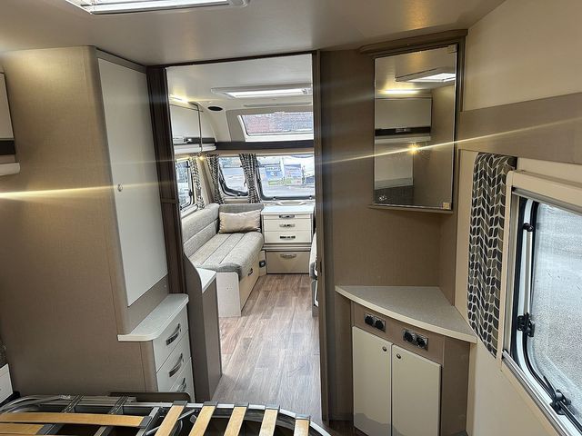 Swift Eccles 580 Touring Caravan (2018) - Picture 7