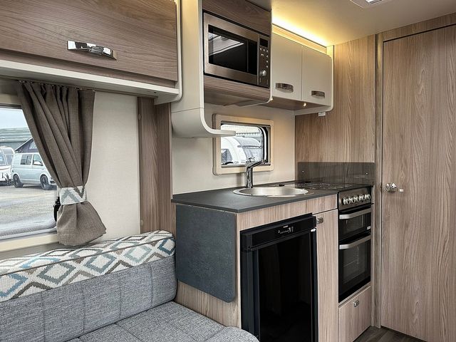 Swift Celebrate Touring Caravan (2023) - Picture 16