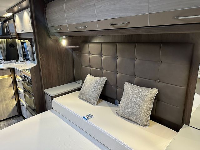 Coachman Lusso Touring Caravan (2023) - Picture 11