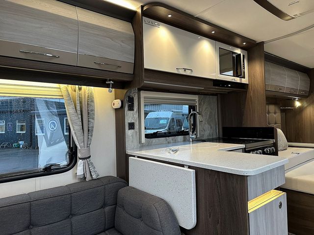 Coachman Lusso Touring Caravan (2023) - Picture 15