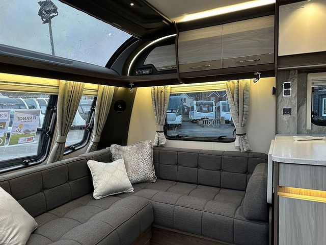 Coachman Lusso Touring Caravan (2023) - Picture 19