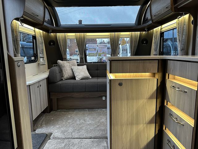 Coachman Lusso Touring Caravan (2023) - Picture 4