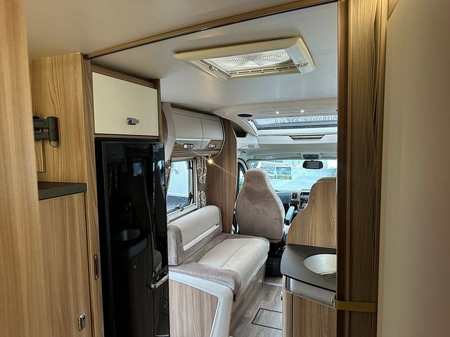 Bessacarr 560 Motorhome (2017) - Picture 11