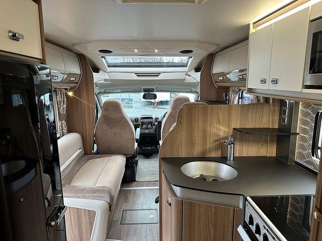 Bessacarr 560 Motorhome (2017) - Picture 12