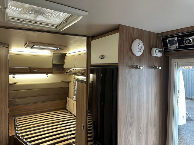 Bessacarr 560 Motorhome (2017) - Picture 19