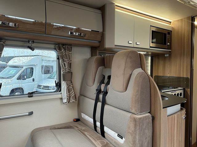 Bessacarr 560 Motorhome (2017) - Picture 21