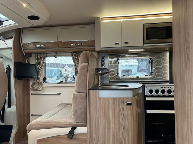 Bessacarr 560 Motorhome (2017) - Picture 25