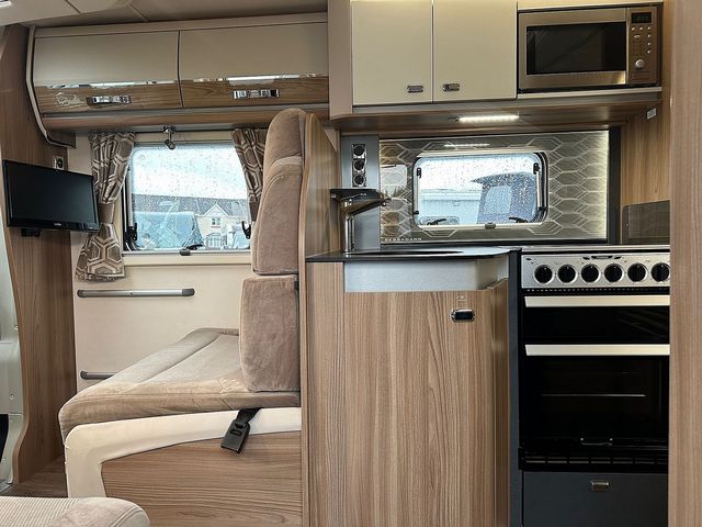 Bessacarr 560 Motorhome (2017) - Picture 10