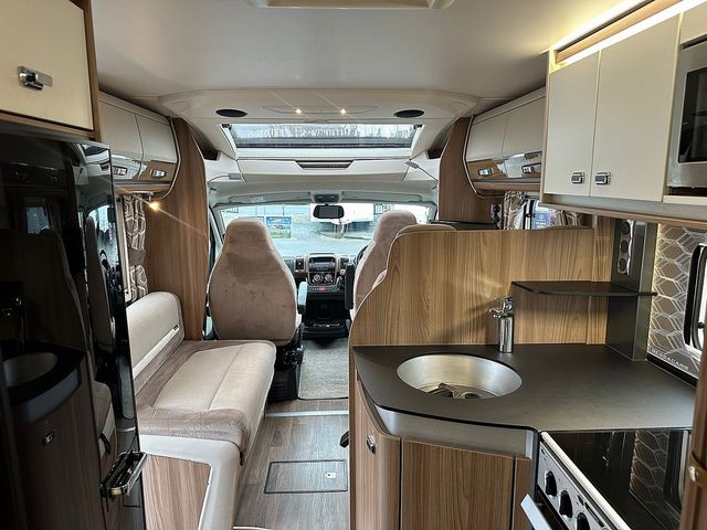 Bessacarr 560 Motorhome (2017) - Picture 14