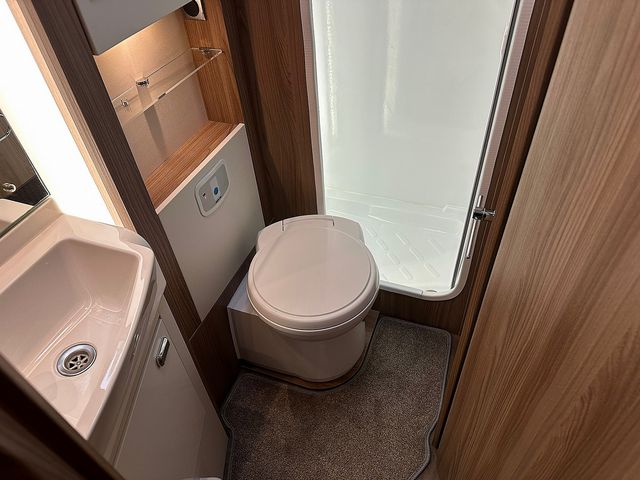 Bessacarr 560 Motorhome (2017) - Picture 23