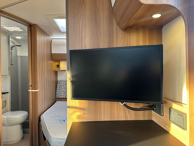 Bailey Autograph 75-2 Motorhome (2017) - Picture 13