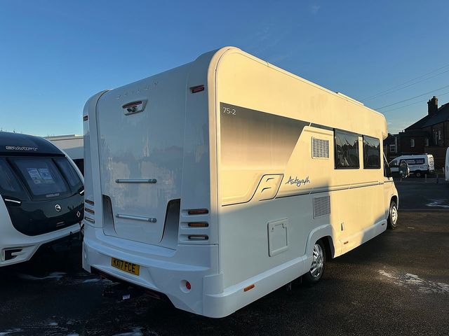 Bailey Autograph 75-2 Motorhome (2017) - Picture 17